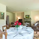 Villa Casale Dei Tigli 8, Emma *