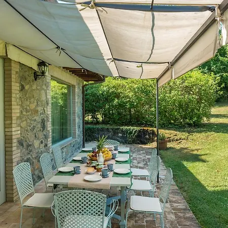 Villa Casale Dei Tigli 8, Emma *