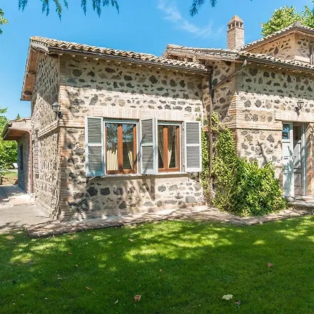 Villa Casale Dei Tigli 8, Emma *