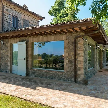 Casale Dei Tigli 8, Emma