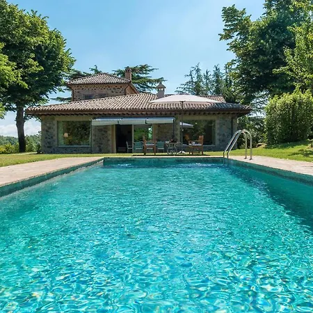 Casale Dei Tigli 8, Emma *