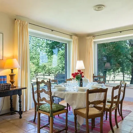 Casale Dei Tigli 8, Emma Villa