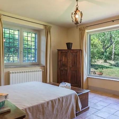 Casale Dei Tigli 8, Emma Castel Giorgio