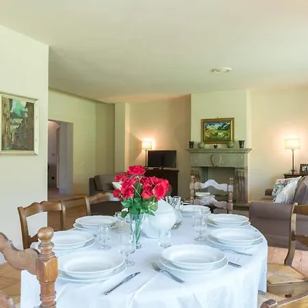 Вилла Casale Dei Tigli 8, Emma *