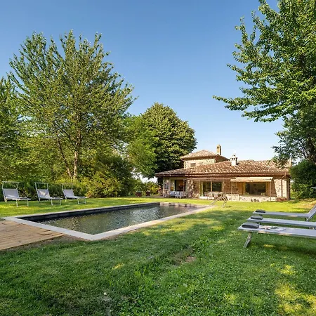 Casale Dei Tigli 8, Emma Castel Giorgio