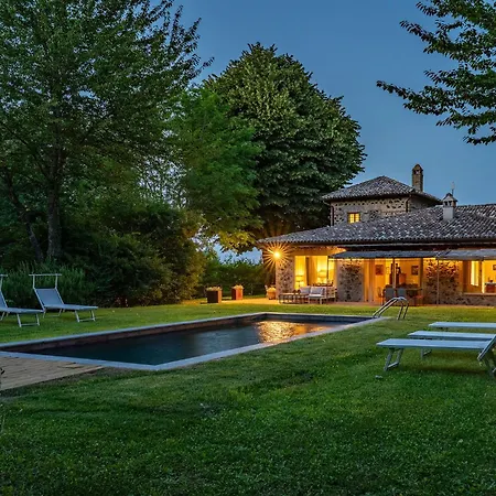 Casale Dei Tigli 8, Emma *