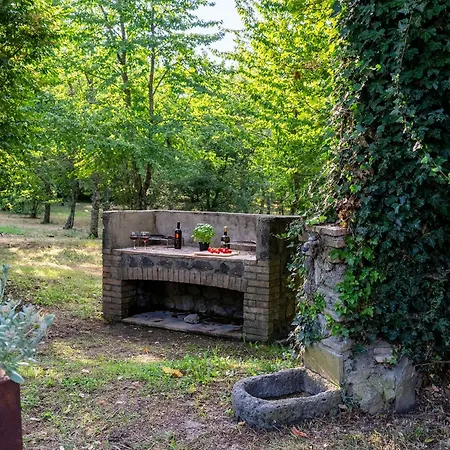 Casale Dei Tigli 8, Emma